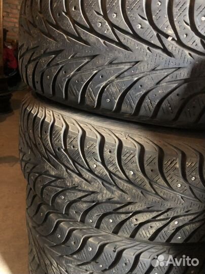 Yokohama Ice Guard IG35 215/65 R16