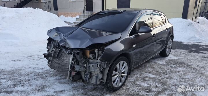Opel Astra 1.6 AT, 2010, битый, 220 000 км