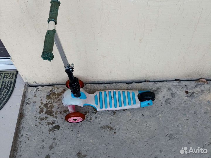 Самокат детский трехколесный
