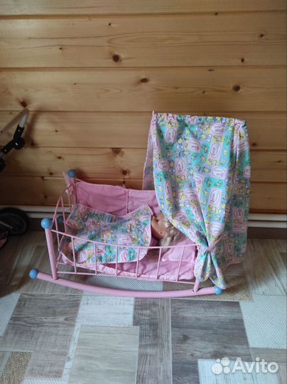 Коляска и кроватка для кукол