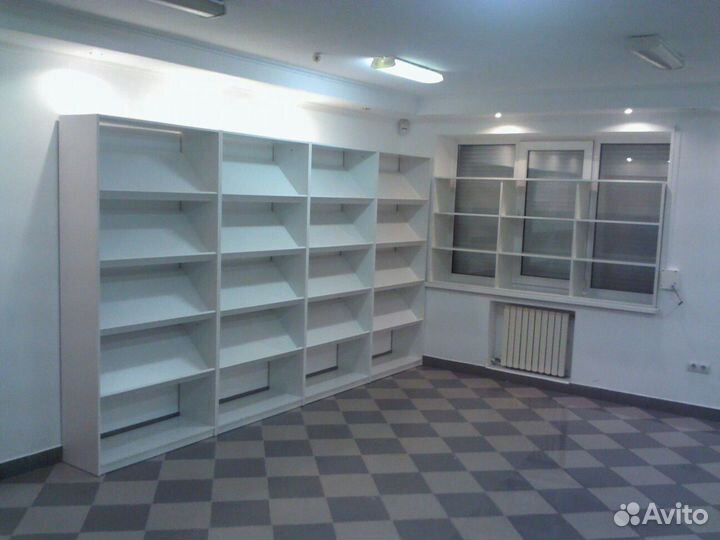 Витрины выставочные,торговое оборудование