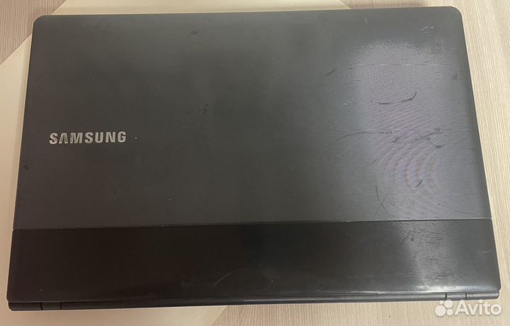 Samsung NP300e5a / I3 2350M/4ядра/4Гб/500Гб