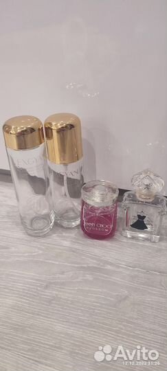 Пустые флаконы от парфюма