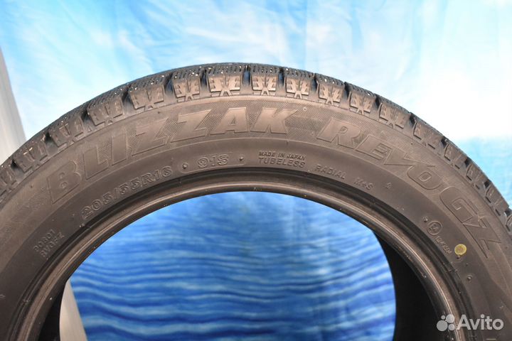 Bridgestone Blizzak Revo GZ 205/55 R16 99S