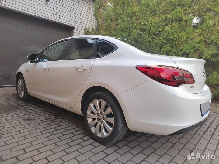 Opel Astra 1.6 AT, 2013, 123 123 км