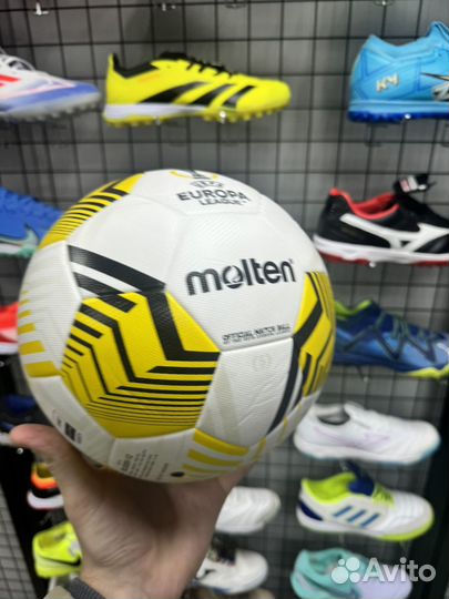 Футбольный мяч molten