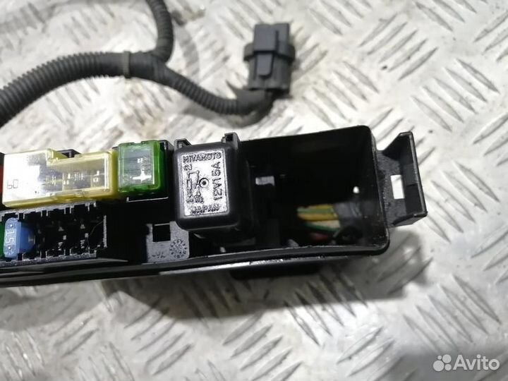 Блок предохранителей подкапотный Nissan Note E11