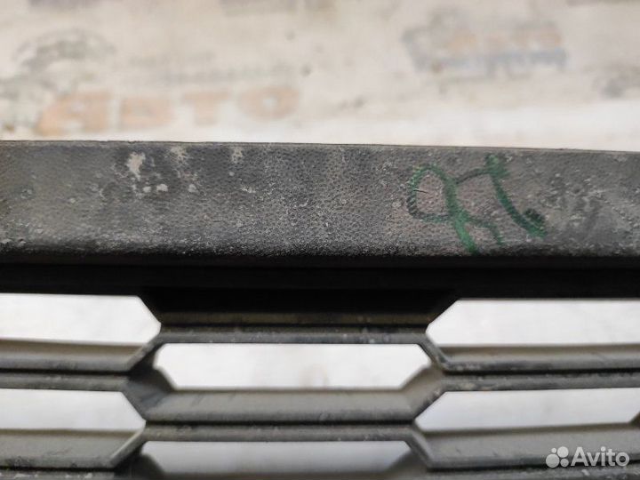 Решетка в бампер передняя Volkswagen Polo хетчбэк