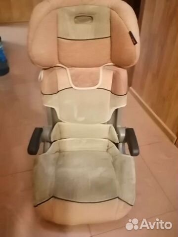Автомобильное кресло