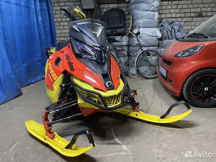 BRP Ski Doo Renegade XRS 800