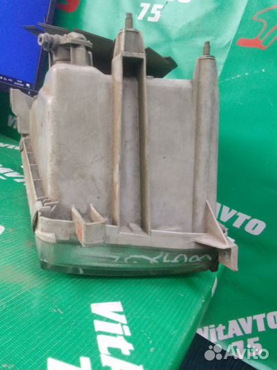 Фара правая Toyota Crown GS131 1GFE