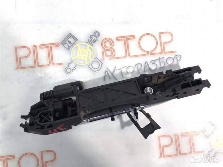 Внешняя ручка задней правой двери Nissan Teana (J