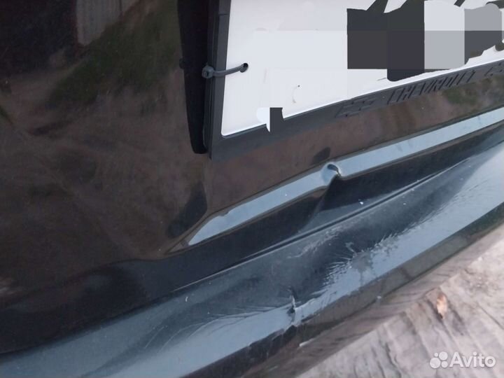 Крышка багажника Chevrolet Lacetti после дтп вмят