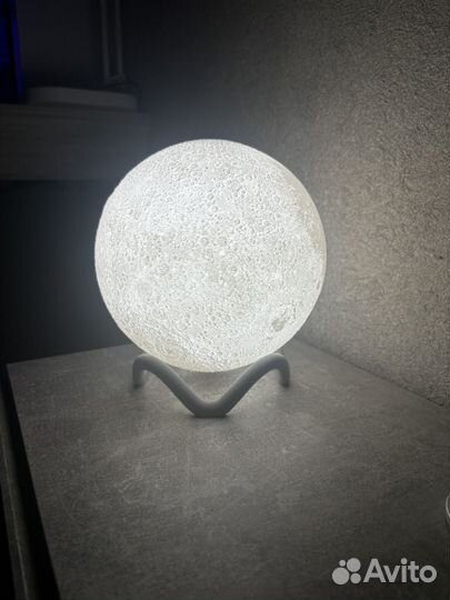 Ночник луна