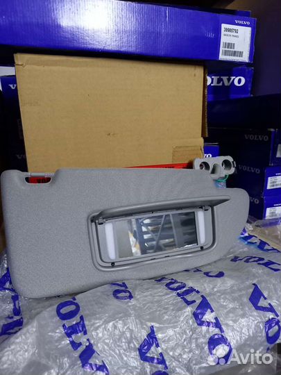 Козырёк солнцезащитный правый Volvo S60 -09