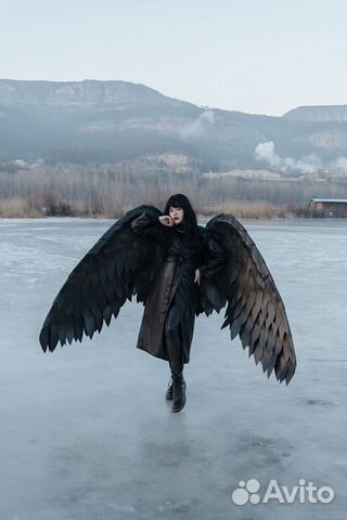 Крылья ангела черные