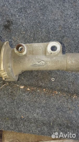 Натяжитель ремня генератора peugeot 308