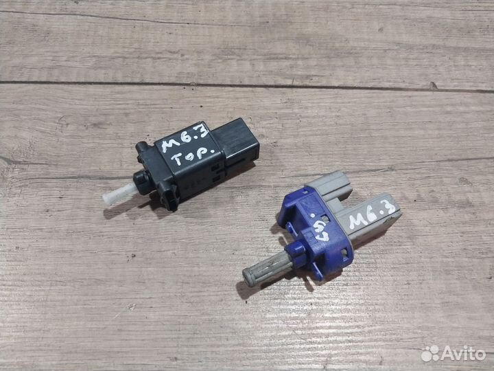 Концевик педали Mazda 6 GG концевой выключатель