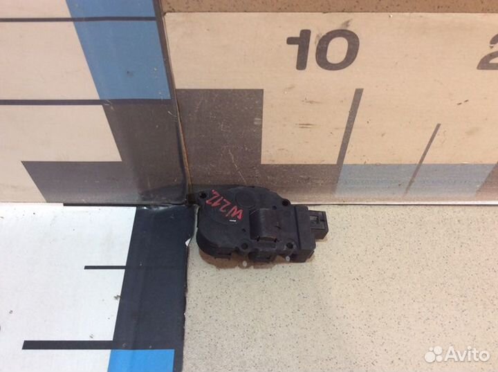 Моторчик заслонки отопителя Mercedes Benz E-Klasse