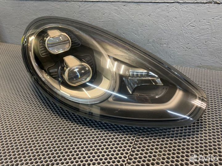 Фара светодиодная передняя правая Porshe Panamera