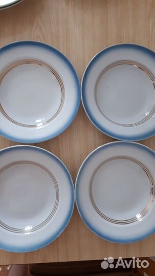 Набор тарелок и чайные пары