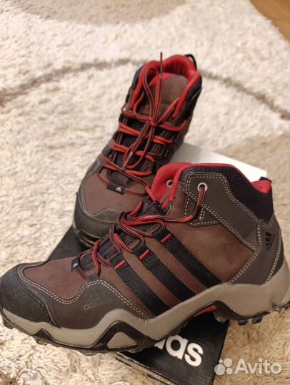 Мужские зимние кроссовки адидас 42 размера бу