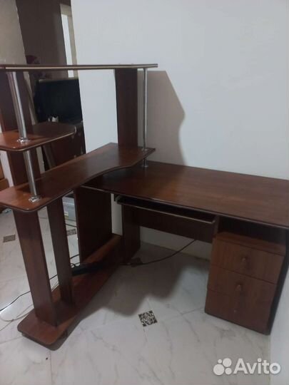 Компьютерный стол