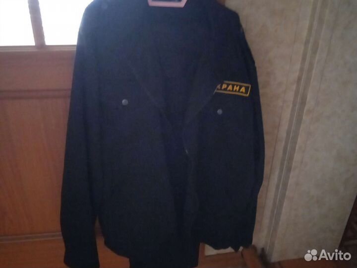 Черная форма охранника