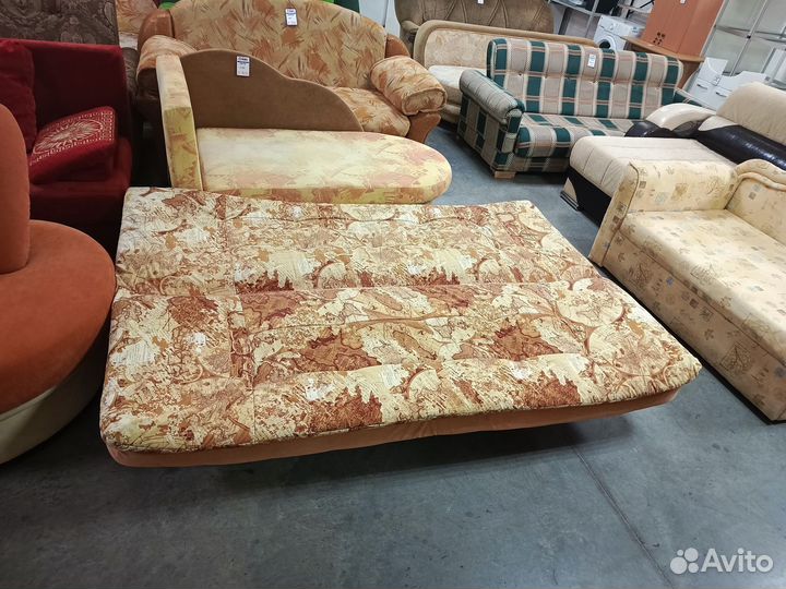 Диван-книга