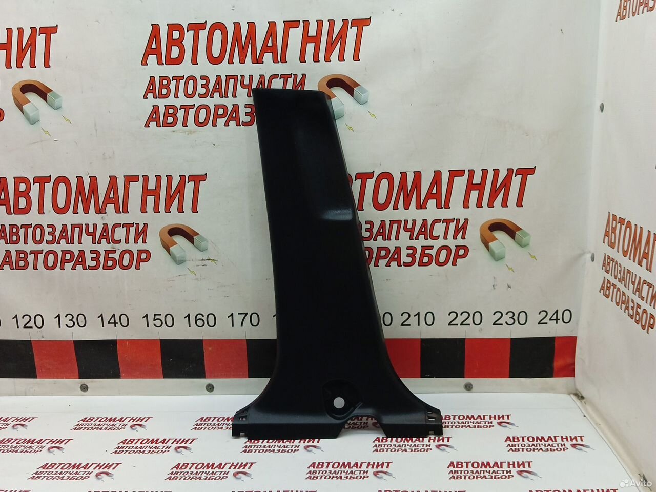 Обшивка центральной стойки Тойота Рав 4 ха40