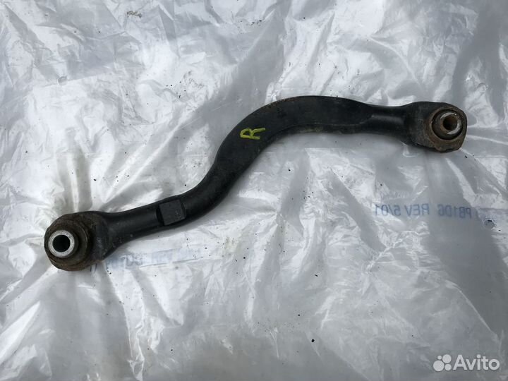 Рычаг задний верхний правый Cadillac SRX II 09-16