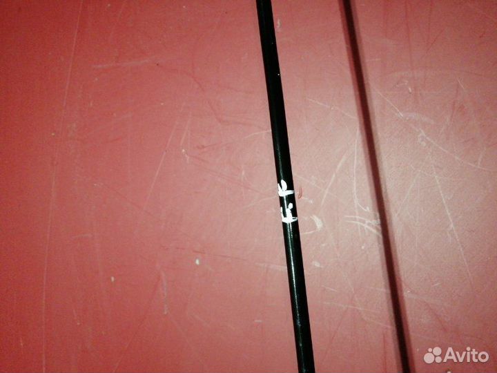 Упор капота Ford Focus 3 2013