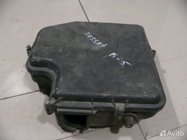 Корпус блока предохранителей volkswagen Passat