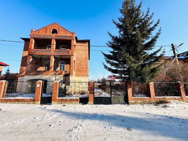 Дом 350 м² на участке 13 сот.