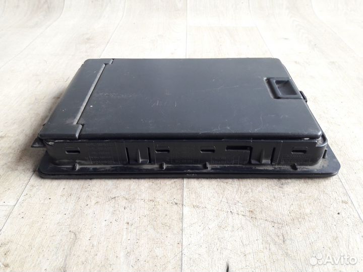 Лючок для лыж Audi A8 D3 4E0885215