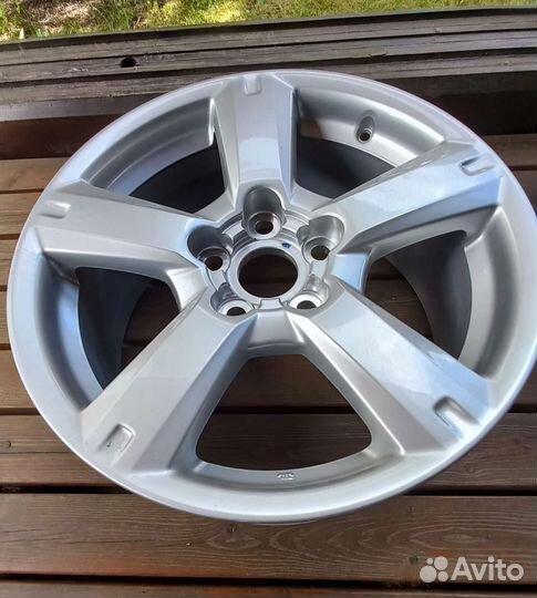 Диск литой родной новый Тоуота Rav4 2006