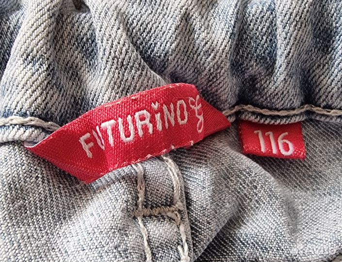 Джинсы на девочку 116