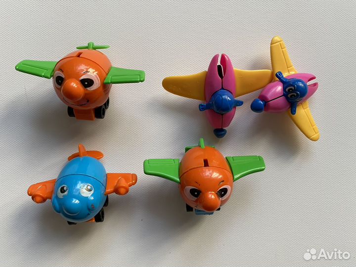 Игрушки из киндера пакетом