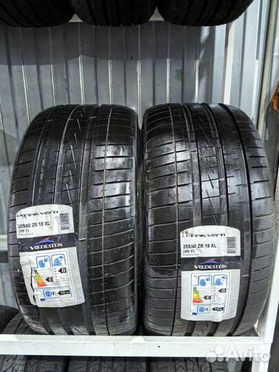 Vredestein Ultrac Vorti 255/40 R18 99Y
