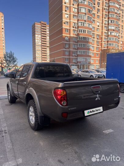 Mitsubishi L200 2.5 AT, 2014, 280 000 км