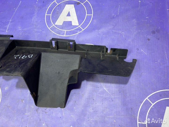 Пыльник радиатора Volkswagen Touareg 7L 2 2006