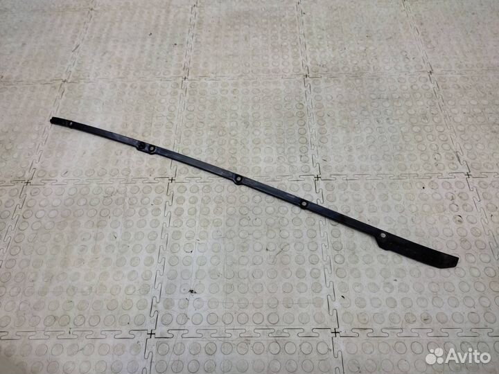 Молдинг лобового стекла правый Hyundai Sonata 8