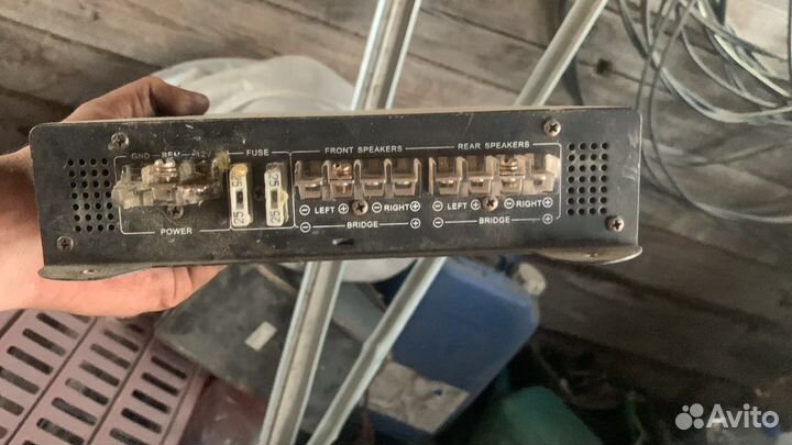 Автомобильный усилитель 4 канала