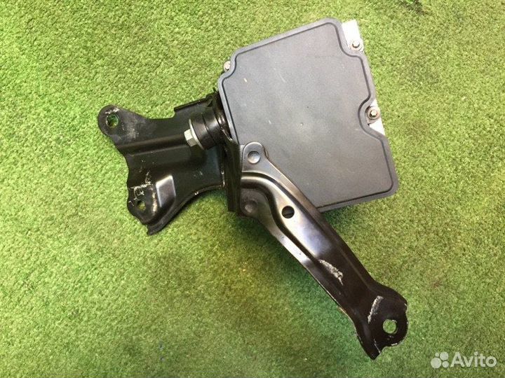 Блок ABS (насос) Toyota Corolla