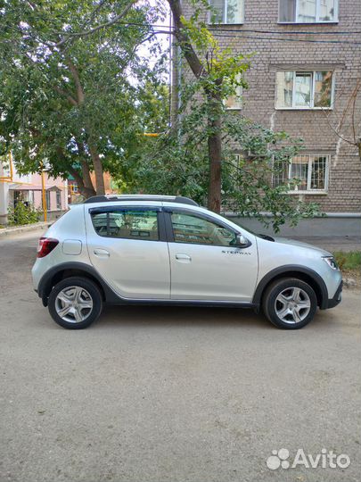 Renault Sandero Stepway 1.6 AT, 2021, 9 500 км