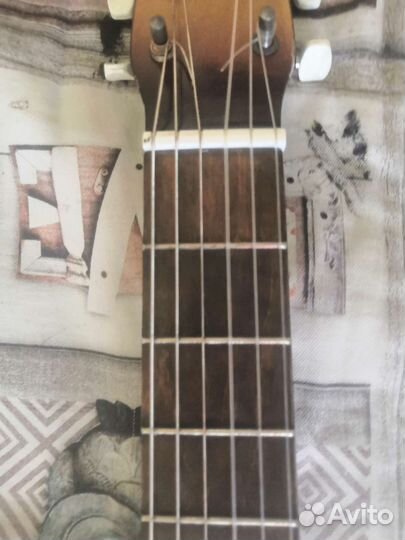 Акустическая гитара