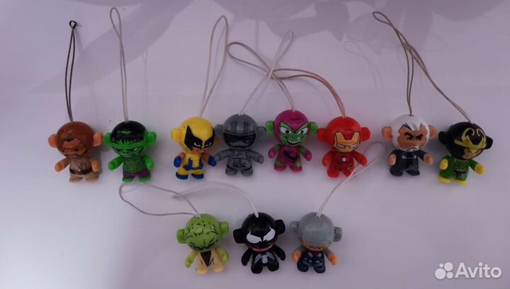 Фигурки из киндеров Звездные войны и Марвел