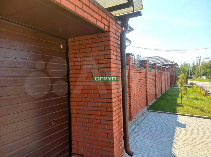 Коттедж 330 м² на участке 10 сот.