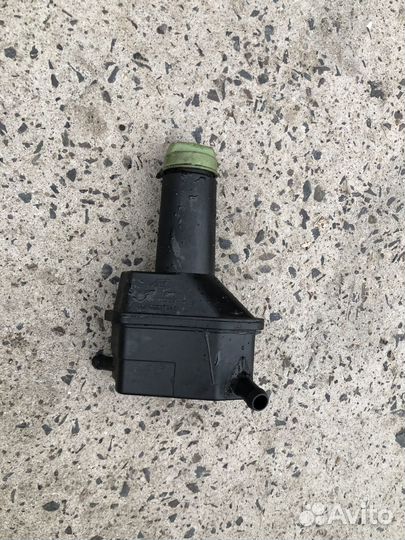 Бачок гидроусилителя Volkswagen Sharan 1