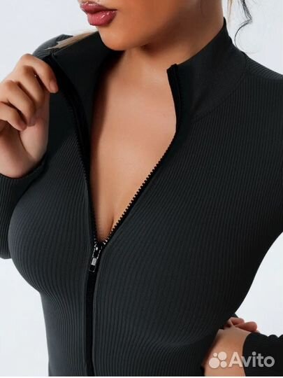 Спортивный комбинезон обтягивающий в рубчик